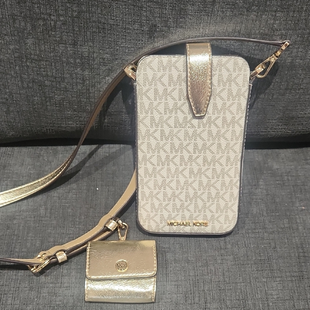 Michael Kors Jet Set Signature Logo Smartphone Cross Body Bag